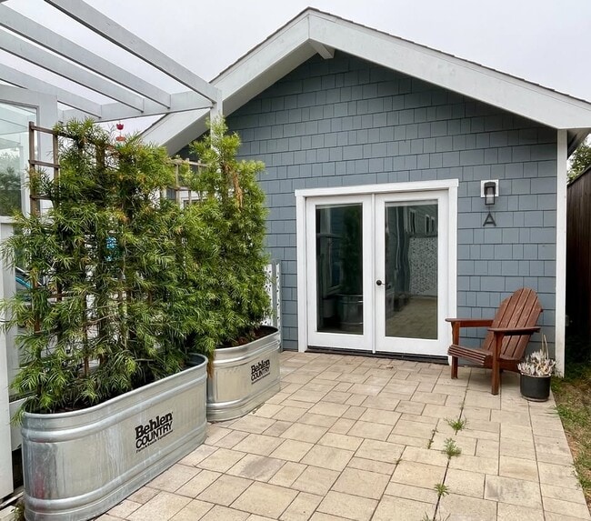 Building Photo - 2736 Chanslor Ave