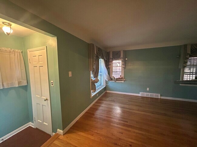 Photo - 8060 House St