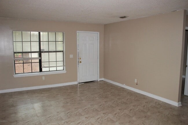 6310 Delacy Rd Unidad 4