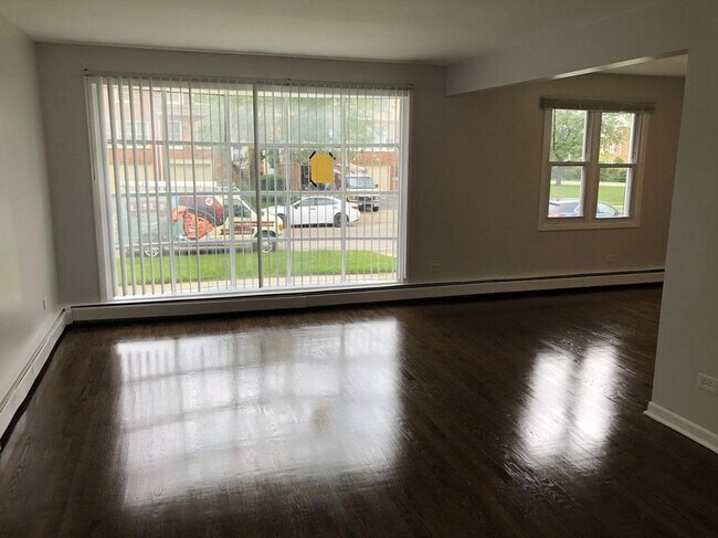 Photo - 4420 Forest Ave Unit 1F