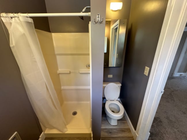 Photo - 347 W State St Unidad 3