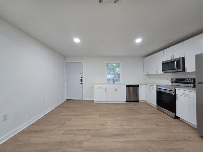 Photo - 202 Marston St Unit B