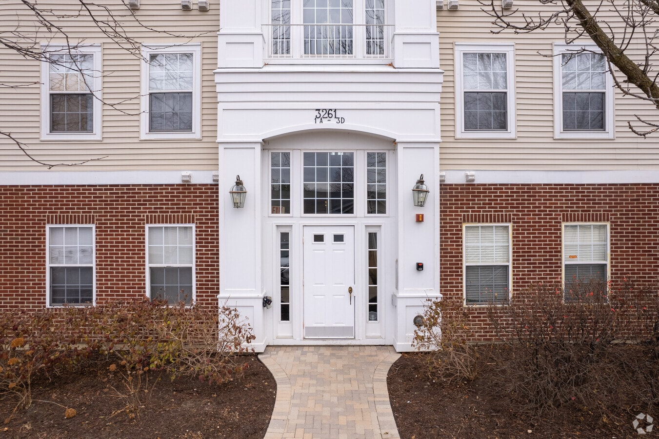 Entrance - Stratford Court