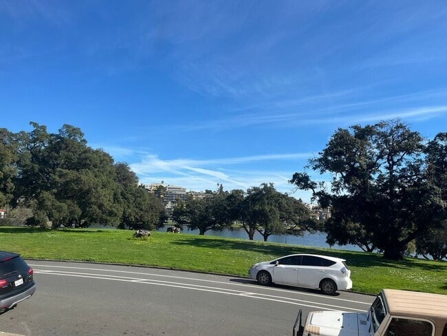 Photo - 465 Bellevue Ave Unit 02