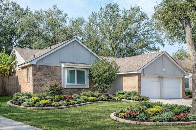 Building Photo - 303 Knoll Forest Dr