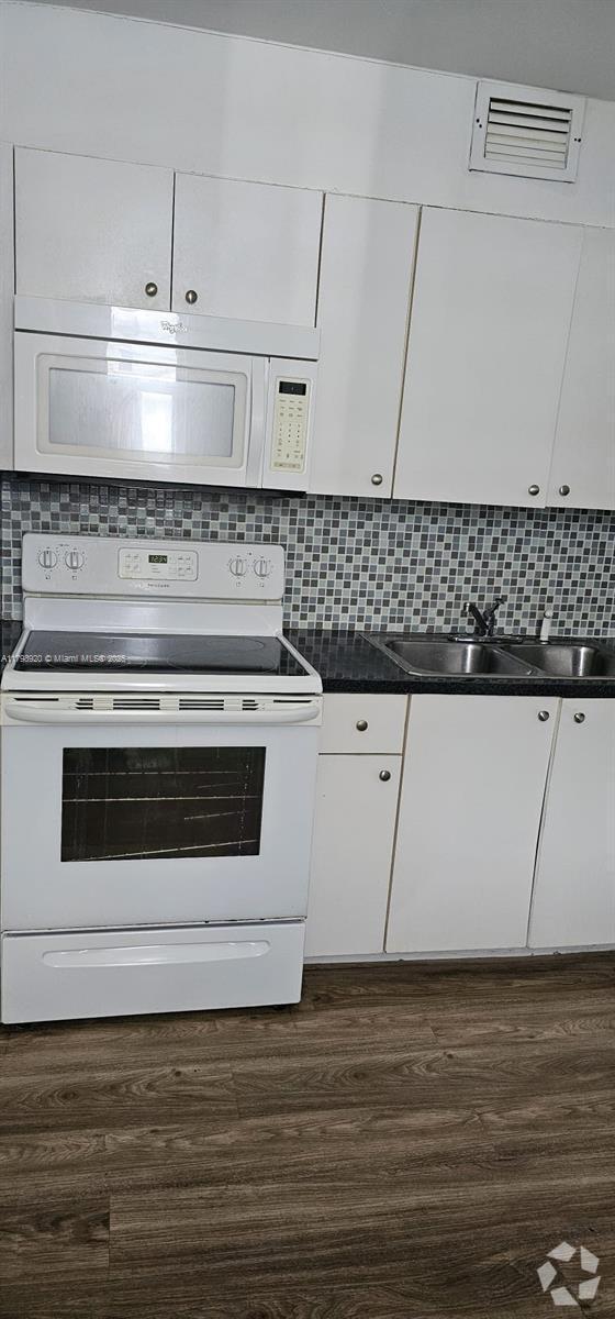Building Photo - 3660 NE 166th St Unit 503 Rental