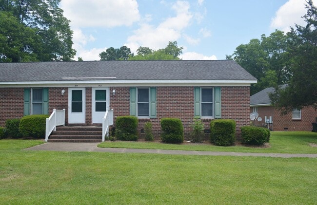 Building Photo - 2 Bed/ 1 Bath Duplex in Downtown Lillington Rental