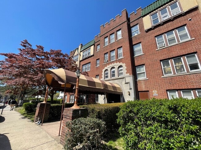 Building Photo - 22 Glenbrook Rd Unit APT 304