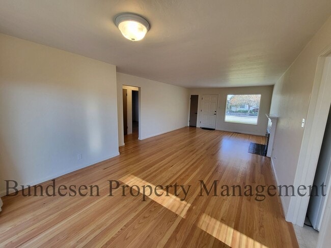 Photo - Adorable 3 Bedroom Home in Central Petaluma ~ Available Now!98 Wilmington Drive