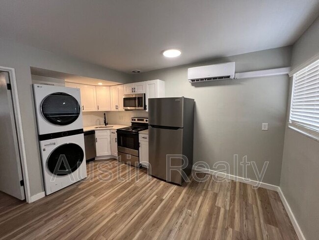 Building Photo - 4156 Folsom Ave Unit B Rental