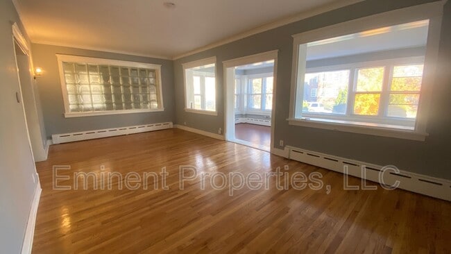 Photo - 7324 S Oglesby Ave