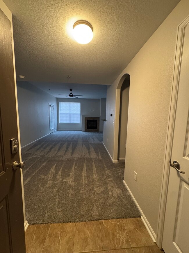 Vista de la entrada - 17520 Nature Walk Trl Unidad 13-107