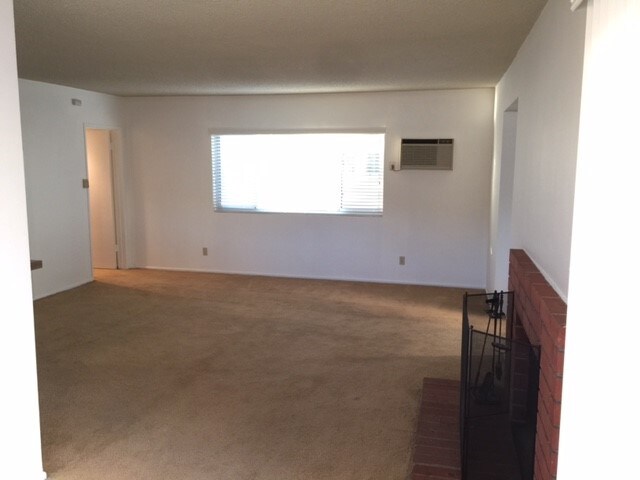 Photo - 10214 McClemont Ave