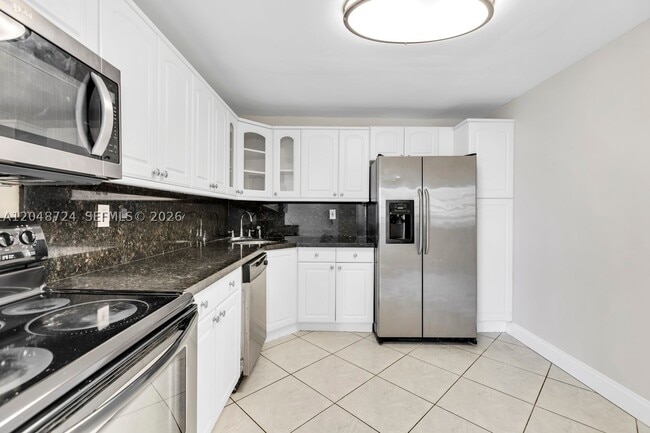 Photo - 2750 NE 183rd St Unit 806