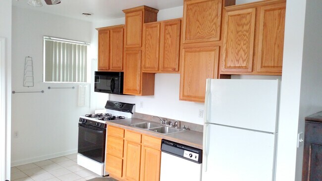144 Wabash St Unit Second Floor