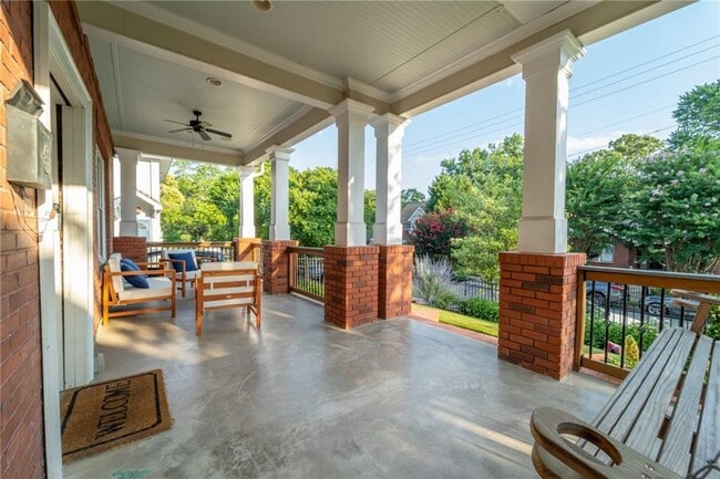 Photo - 781 Greenwood Ave NE