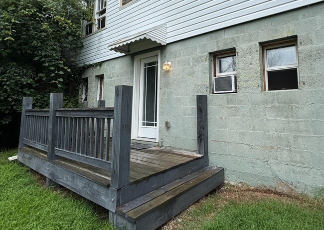 Photo - 838 W Beverley St