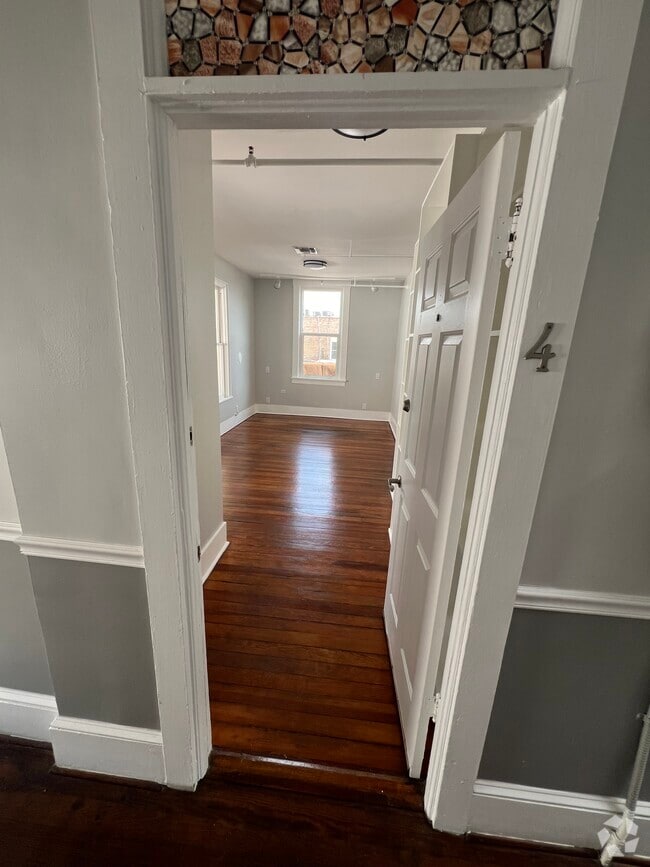 Building Photo - 428 N Donnelly St Unit 4 Rental
