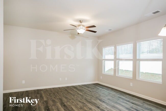 Photo - 3232 Newell Vlg Dr