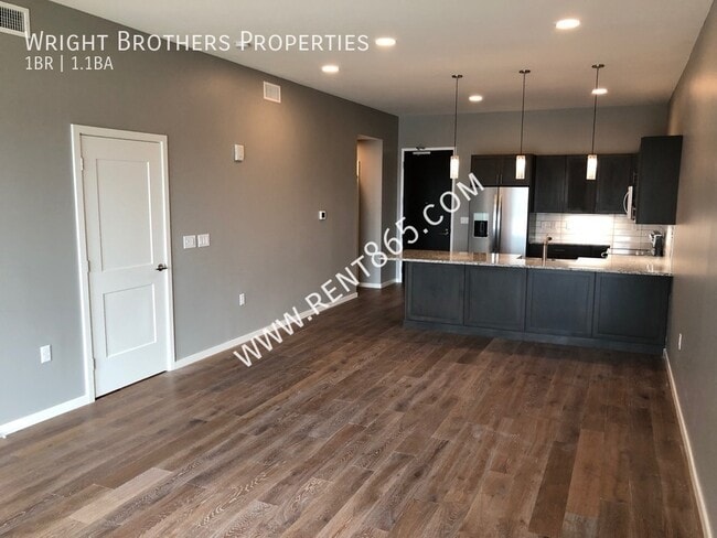 Building Photo - 333 W Depot Ave Unit 520