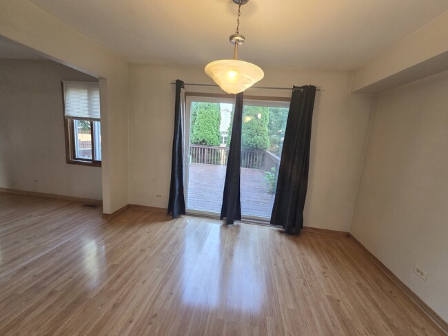 Photo - 1485 Exeter Ln