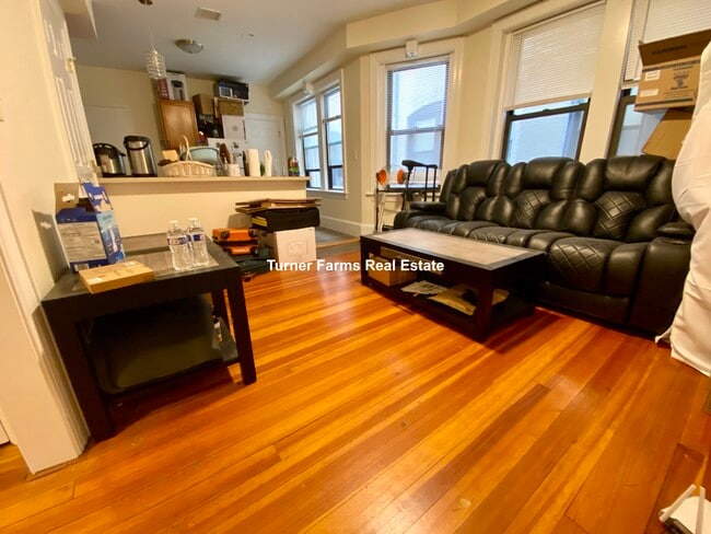 Building Photo - 885 Massachusetts Ave Rental