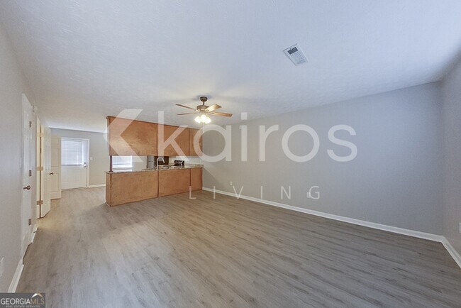 160 Deer Pkwy