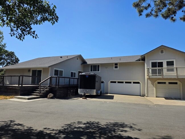 780 W Cotati Ave
