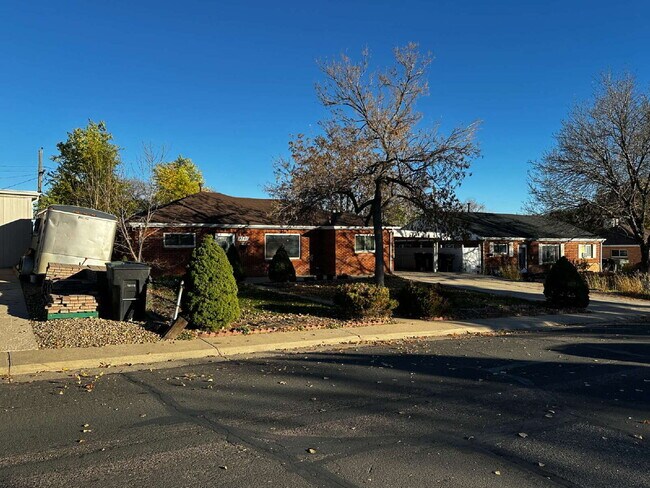 Photo - Charming 3 bed/2 bath house in the Heart o...