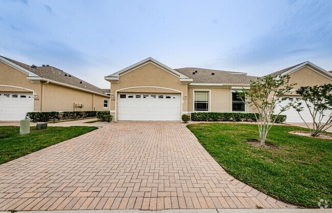 Building Photo - Beautiful 4 bedroom 3 bath townhome