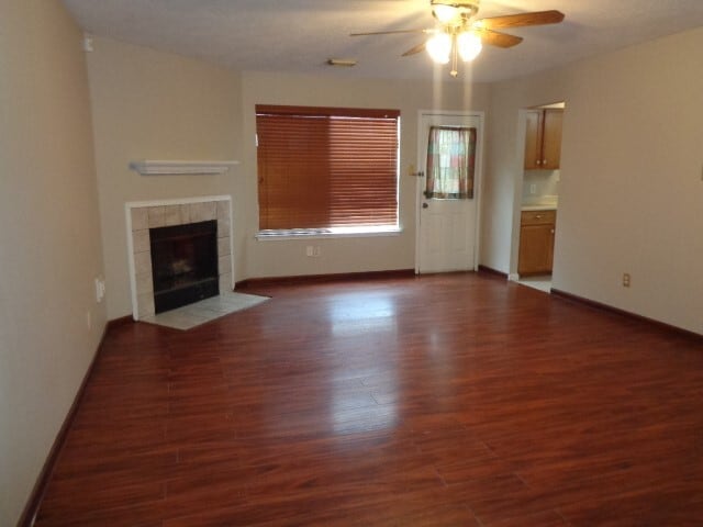 Photo - 810 Oak W Dr
