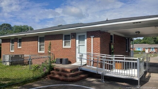 Photo - 1115 Poplar Dr