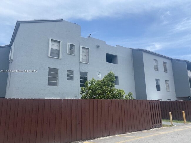 Photo - 1755 W 60th St Unit D304