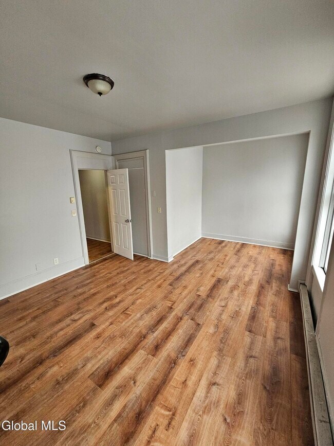 Photo - 119 Grand St