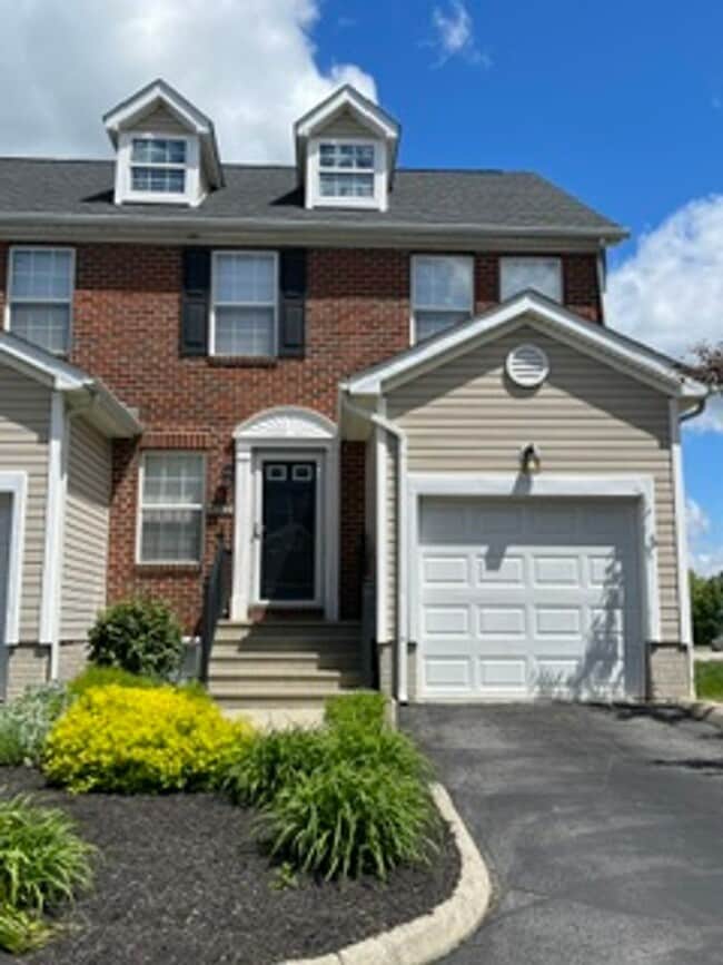 Building Photo - Beautiful end condo in great Powell location!!