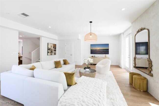 Photo - 888 10th St S Unidad 101