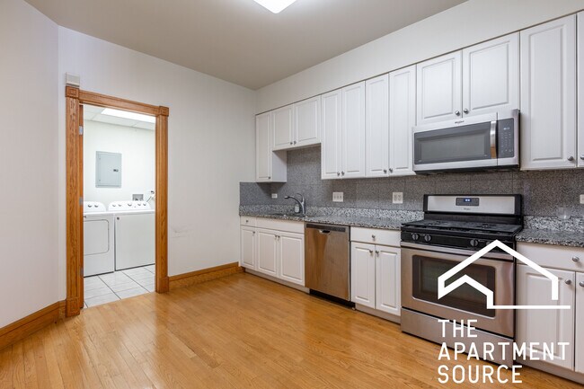 Photo - 1160 W Grand Ave Unidad 2F