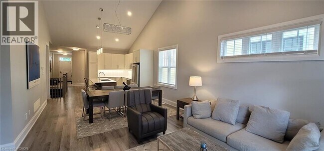 Photo - 10 Paradise Grv