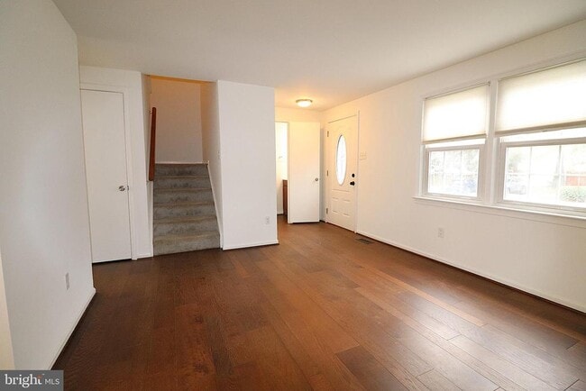 Photo - 138 Sharpstead Ln