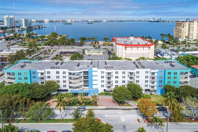 Building Photo - 1555 N Treasure Dr Unit 206