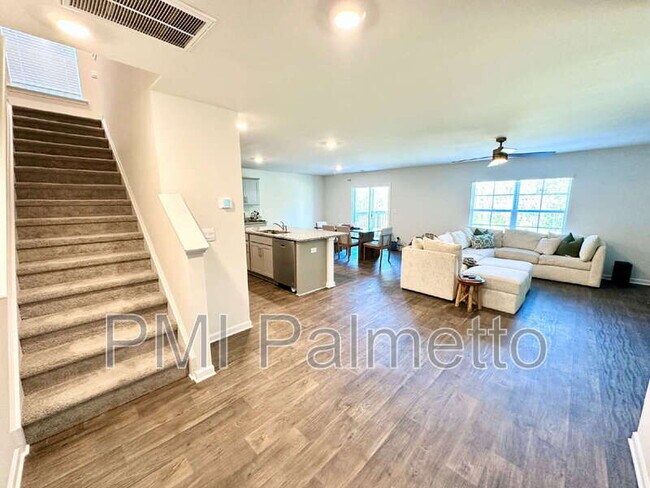 Photo - 412 Delahays Rd