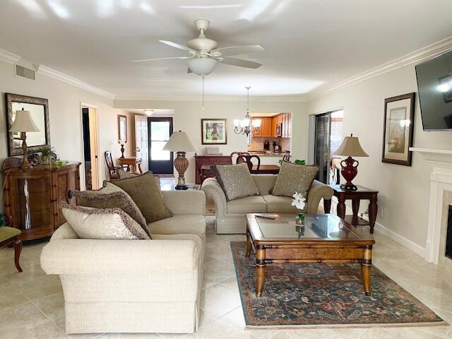Photo - 803 Clubhouse Cir