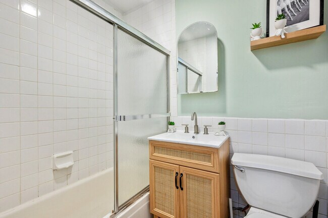 Photo - 400 W 47th St Unit ID1323962P