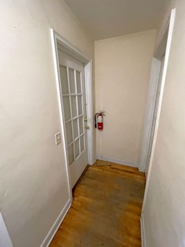 1227 Regent St Unit Front