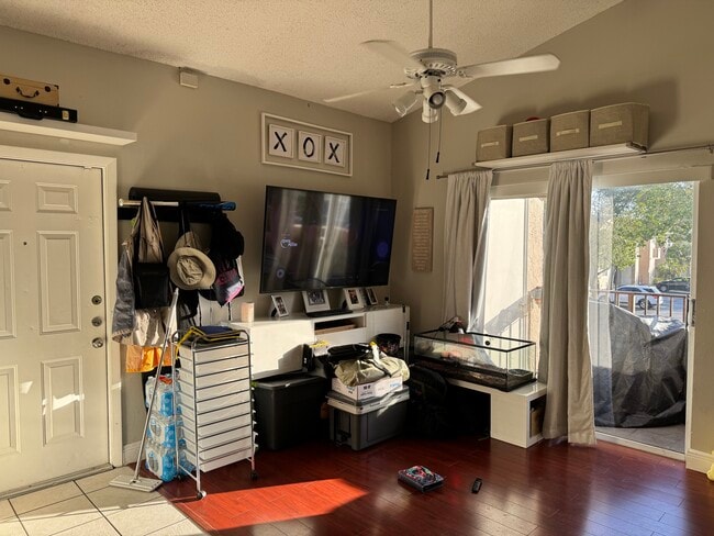 Building Photo - 1881 NW 96th Ter Unit 7G