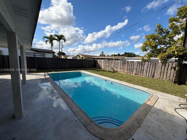 Photo - 10581 NW 28th Manor
