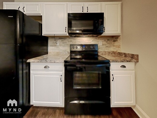 Photo - 722 Deans Ferry Rd