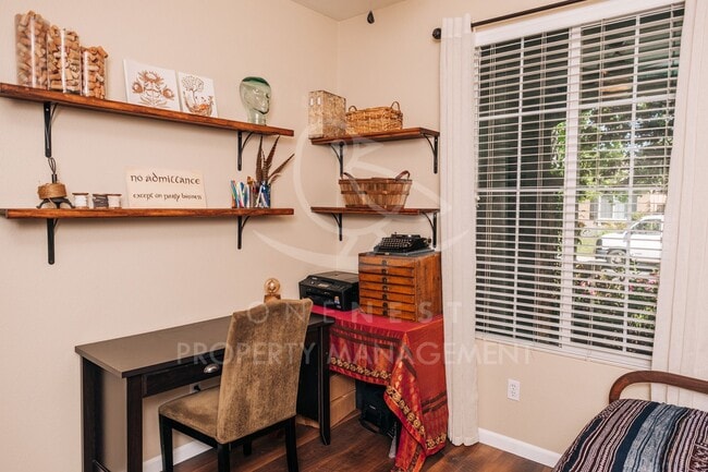 Photo - Spacious Home in the Lincoln Crossing Community, walking distance to Lincoln Crossing Elementary