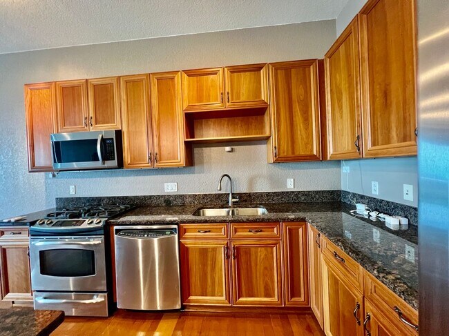 Photo - 150 E Robinson St