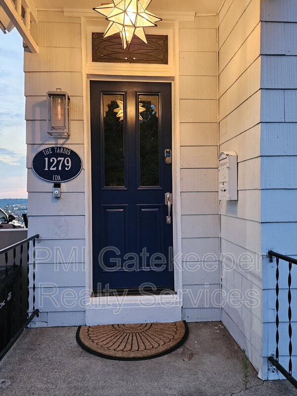 Photo - 1279 Ida St
